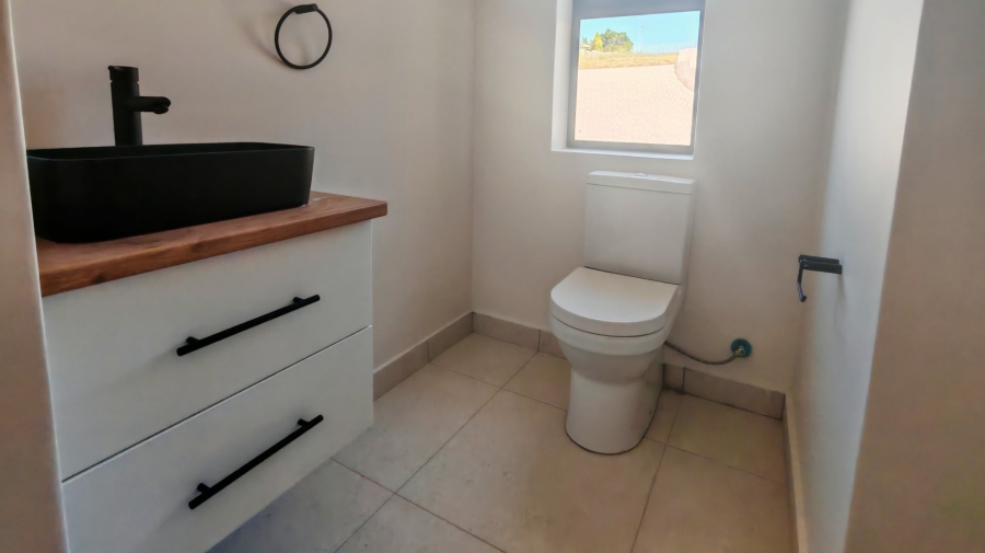 3 Bedroom Property for Sale in Avonddans Western Cape